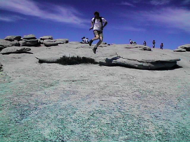 DAVEJUMPING.jpg (127650 bytes)