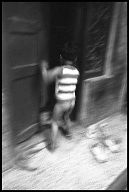 blur boy in door 13374 bytes