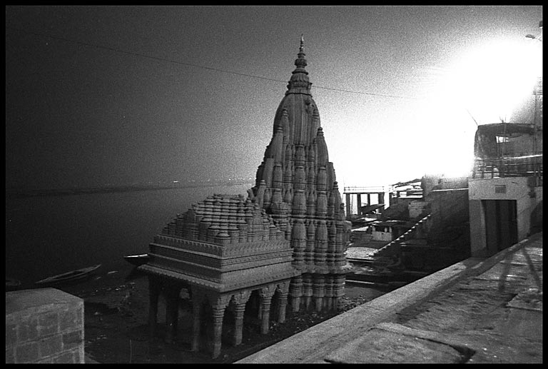 scindia ghat night